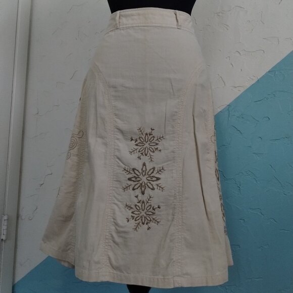 Faded Glory Corduroy Snowflake Embroidered Skirt - Picture 2 of 7